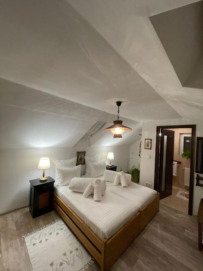 Apartament Yannis Apartment อัลบายูเลีย ภายนอก รูปภาพ