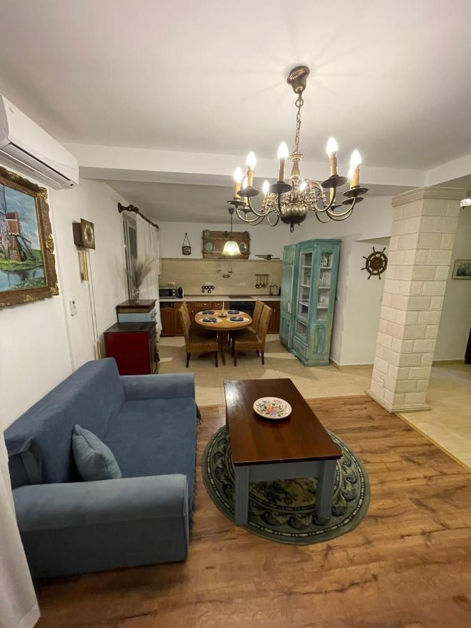 Apartament Yannis Apartment อัลบายูเลีย ภายนอก รูปภาพ