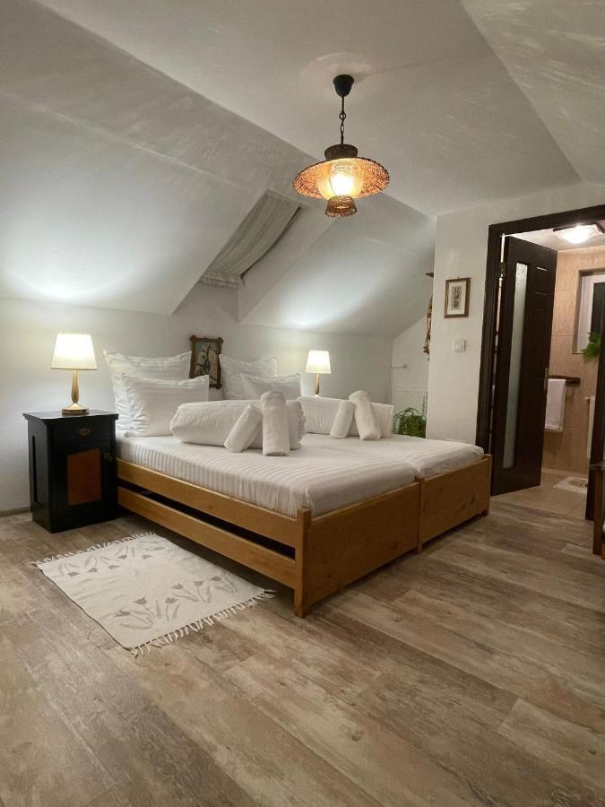 Apartament Yannis Apartment อัลบายูเลีย ภายนอก รูปภาพ