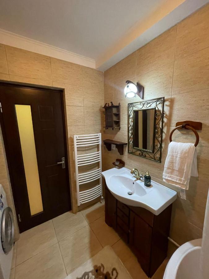 Apartament Yannis Apartment อัลบายูเลีย ภายนอก รูปภาพ