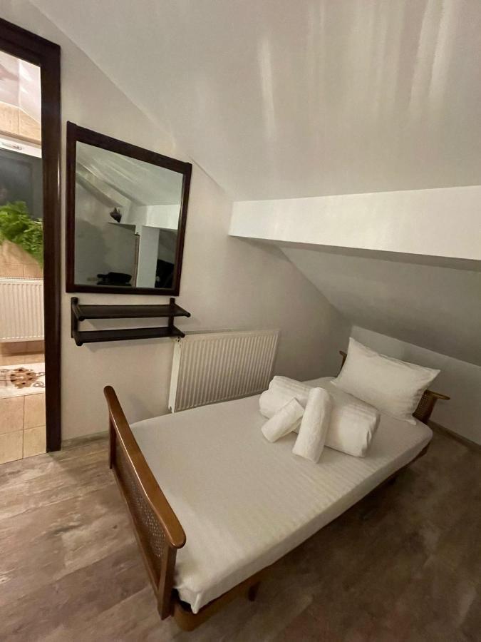 Apartament Yannis Apartment อัลบายูเลีย ภายนอก รูปภาพ
