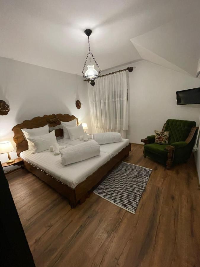 Apartament Yannis Apartment อัลบายูเลีย ภายนอก รูปภาพ