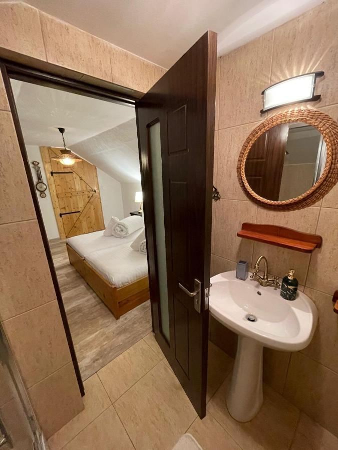 Apartament Yannis Apartment อัลบายูเลีย ภายนอก รูปภาพ