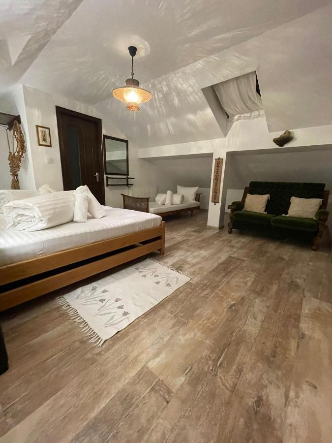 Apartament Yannis Apartment อัลบายูเลีย ภายนอก รูปภาพ