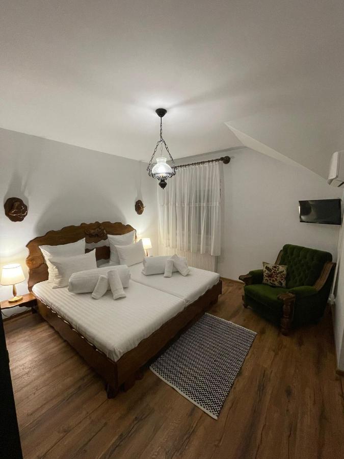 Apartament Yannis Apartment อัลบายูเลีย ภายนอก รูปภาพ